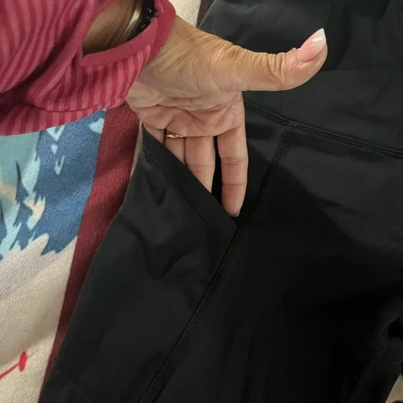 Women’s mid-length bike/yoga shorts sz S - Picture 4 of 4